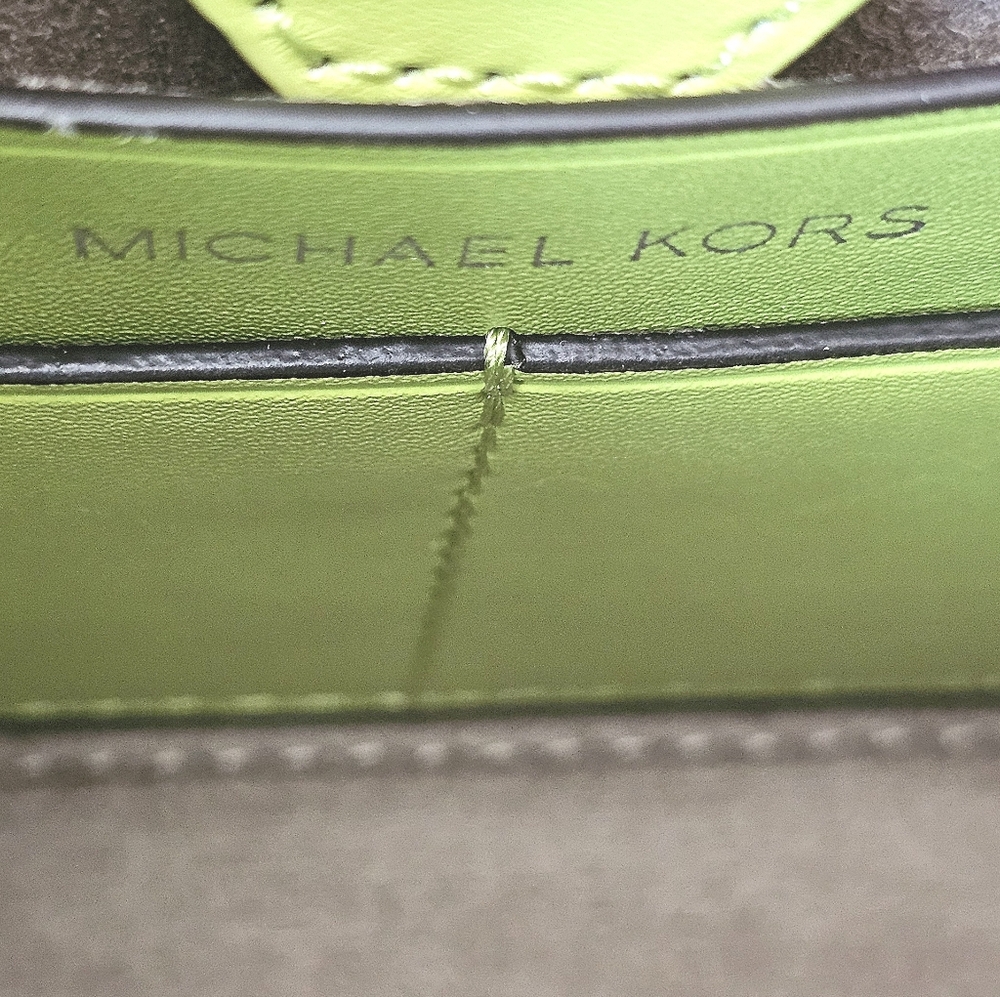 Michael Kors Hamilton Small Lime Cross Body Bag - Picture 10 of 16